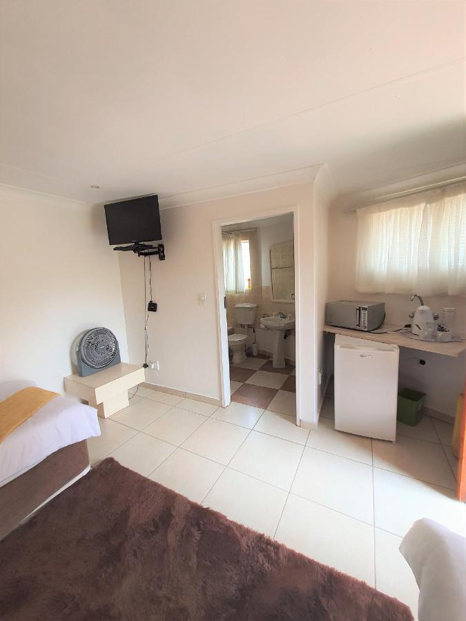 The Lionfish Guesthouse Претория Экстерьер фото